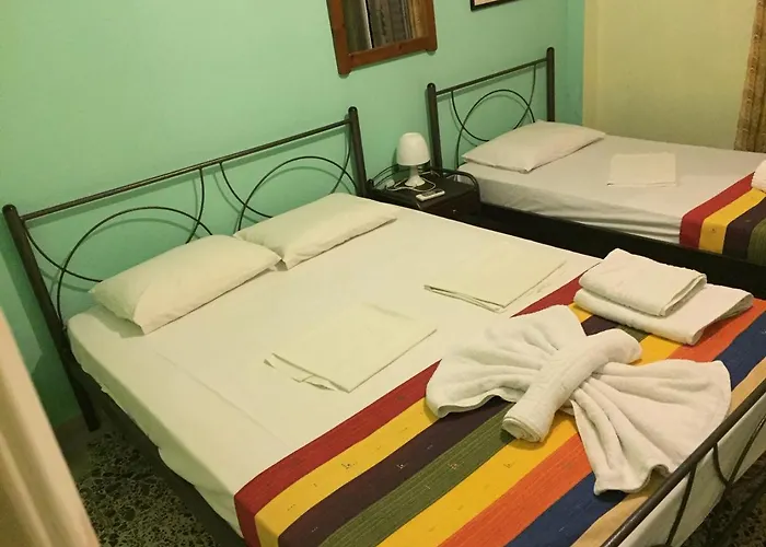 德罗西亚公寓 公寓 *