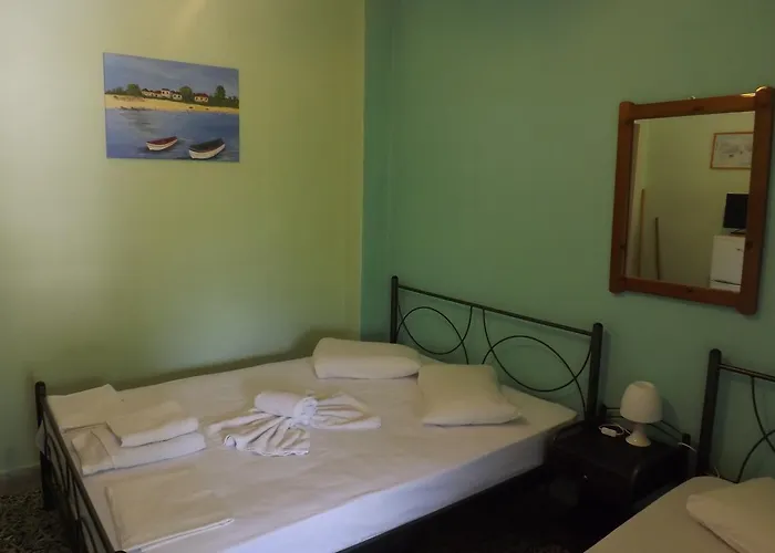 德罗西亚公寓 公寓 *