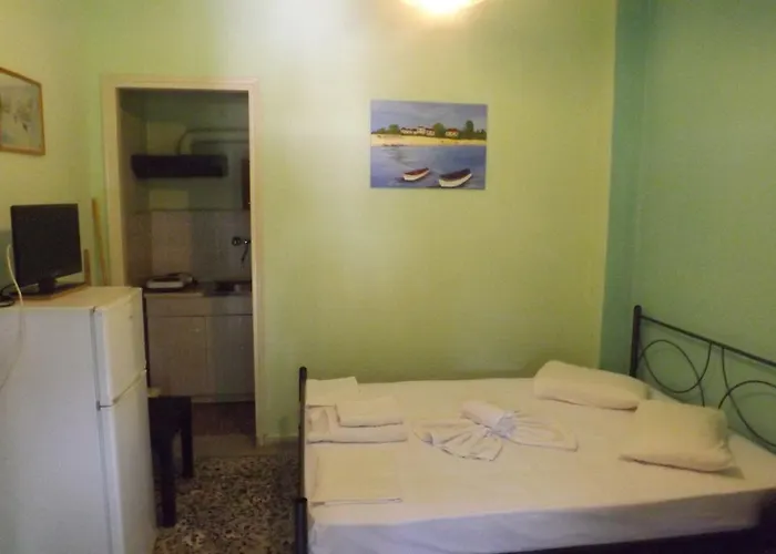 德罗西亚公寓 *